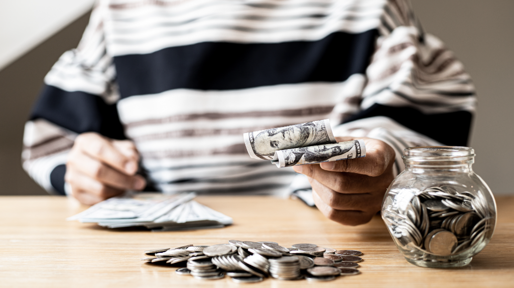 Consumer behaviour in a health crisis: What happened to cash?